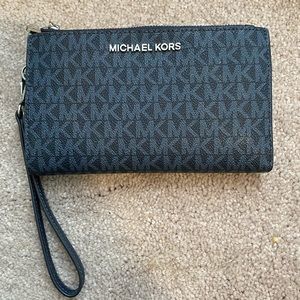 Michael kors wristlet